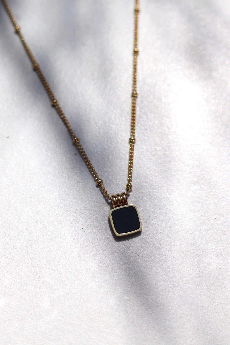 Dee Necklace - Black | petite shops