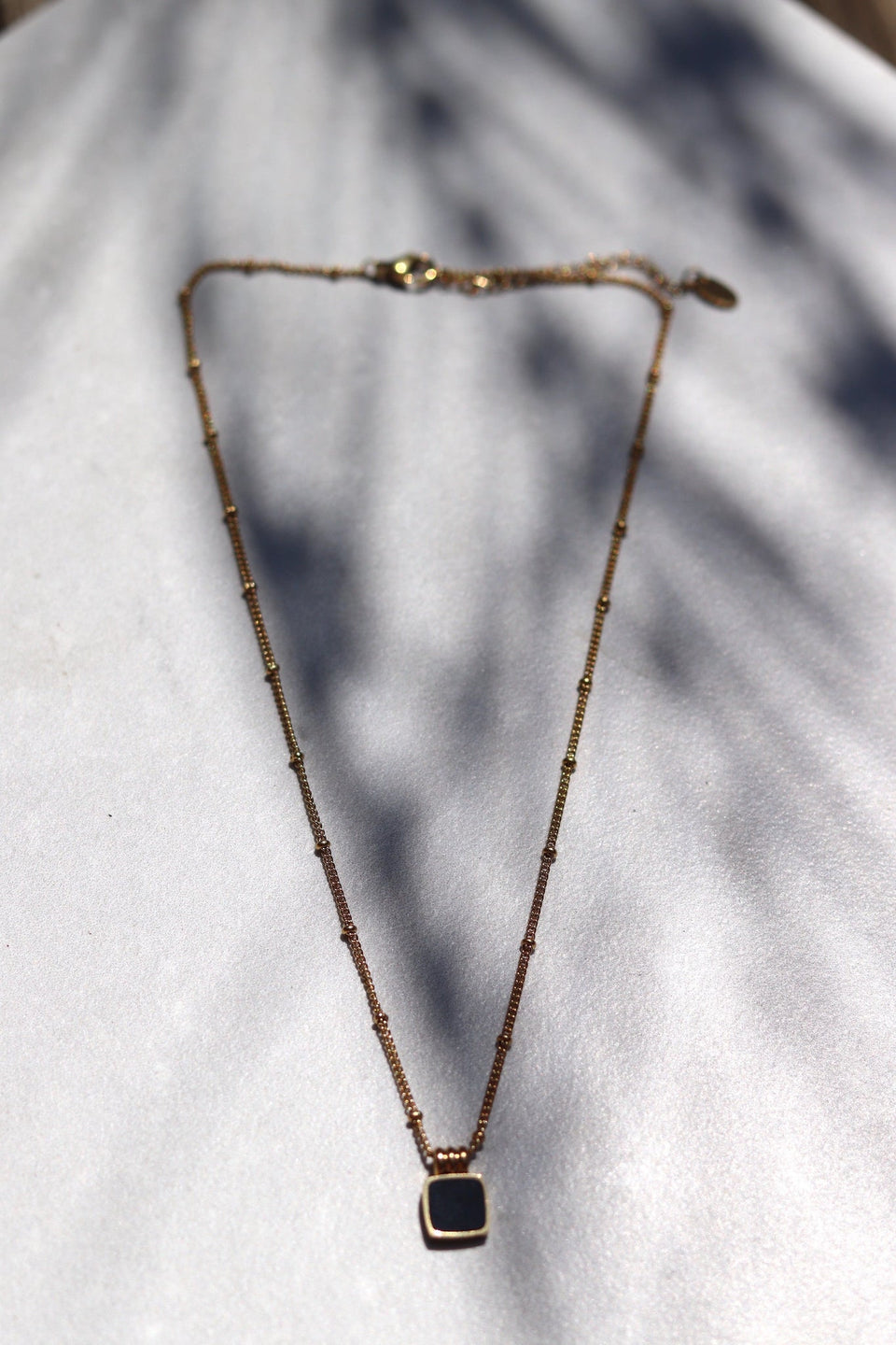 Dee Necklace - Black | petite shops