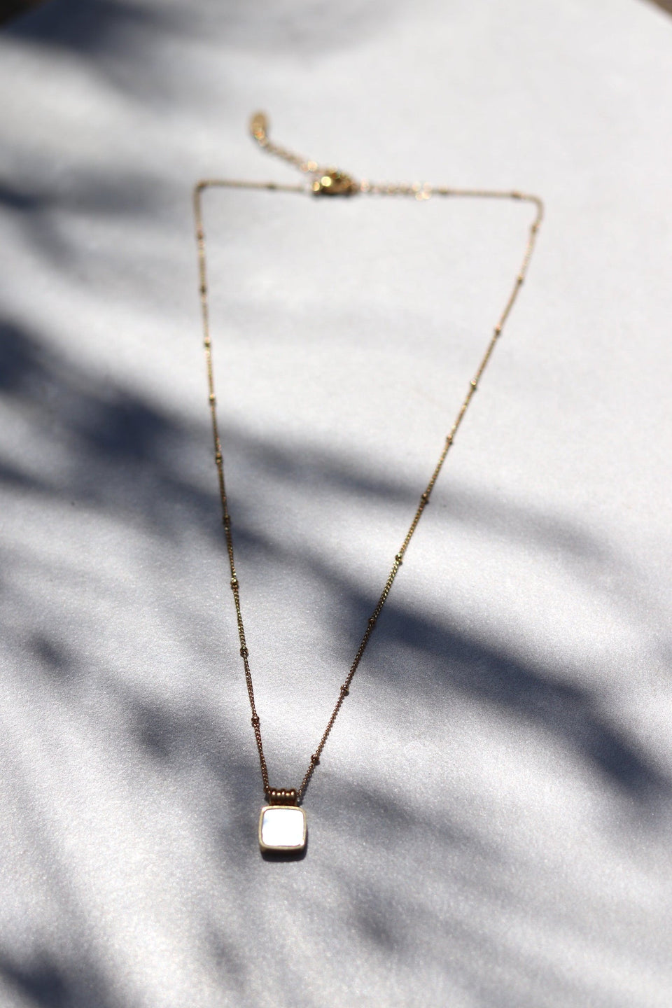 Dee Necklace - White | petite shops