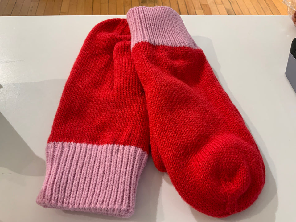 Red & Pink Mitten