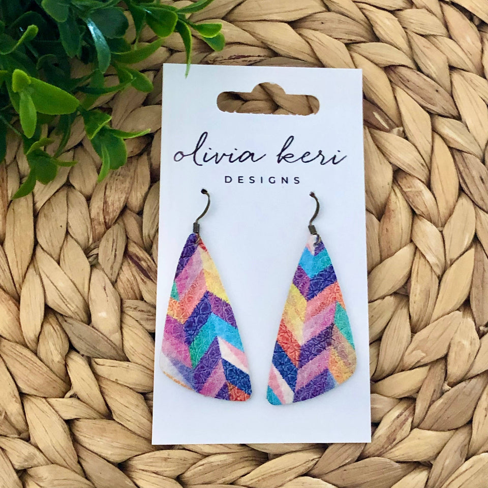 Zoe - Rainbow Chevron | petite shops