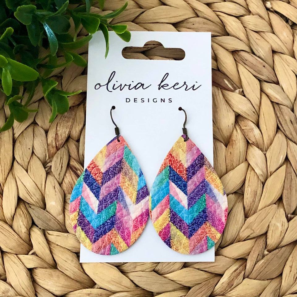 Brittany - Rainbow Chevron | petite shops